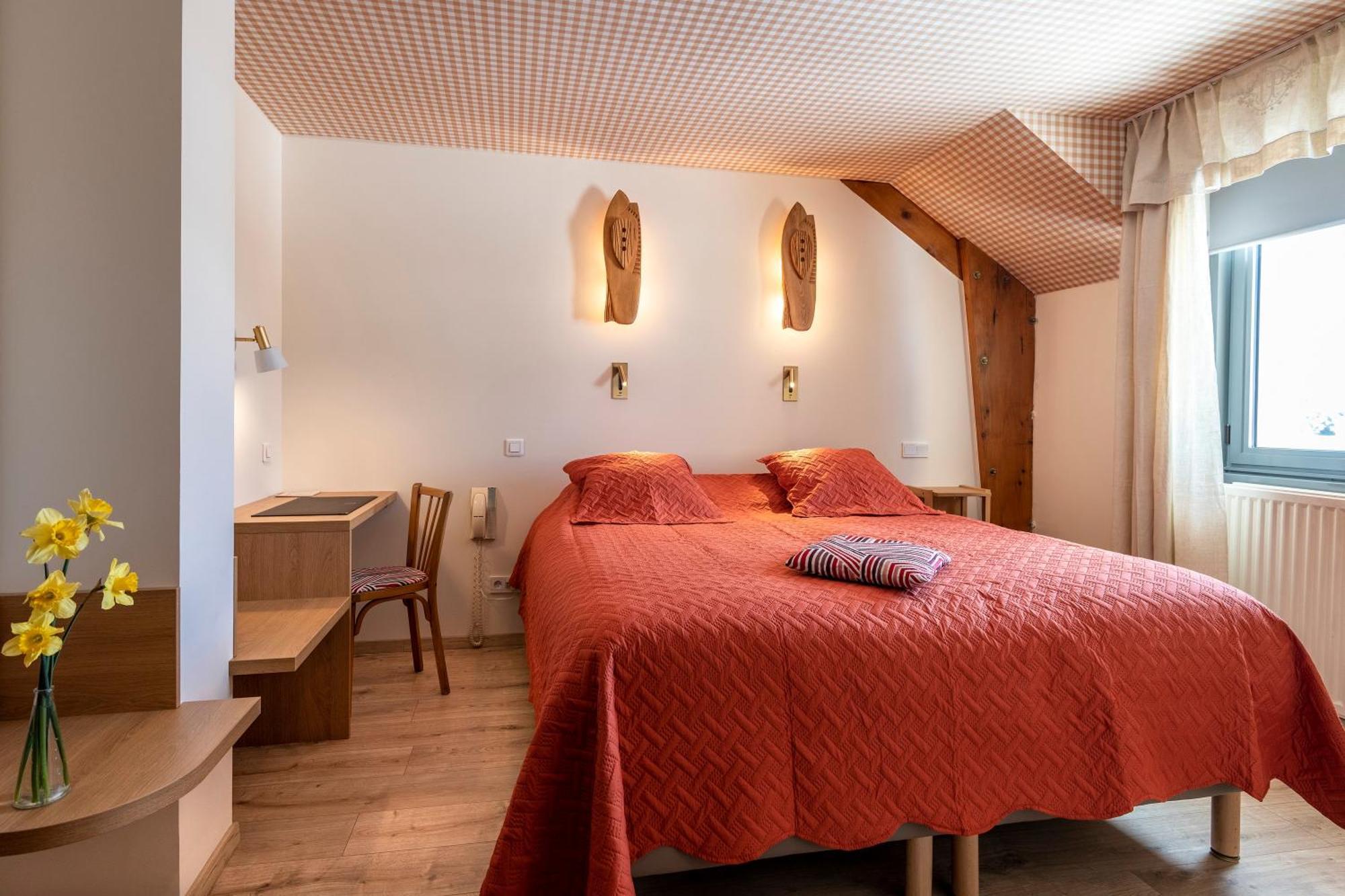 Hotel Restaurant De La Poste Et La Grange Detente, Espace Bien-Etre Chateauneuf-de-Randon Bilik gambar