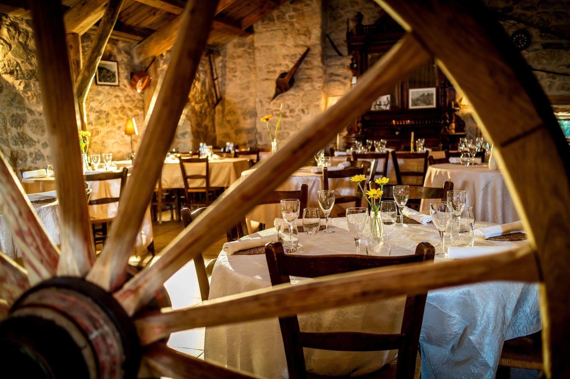 Hotel Restaurant De La Poste Et La Grange Detente, Espace Bien-Etre Chateauneuf-de-Randon Luaran gambar